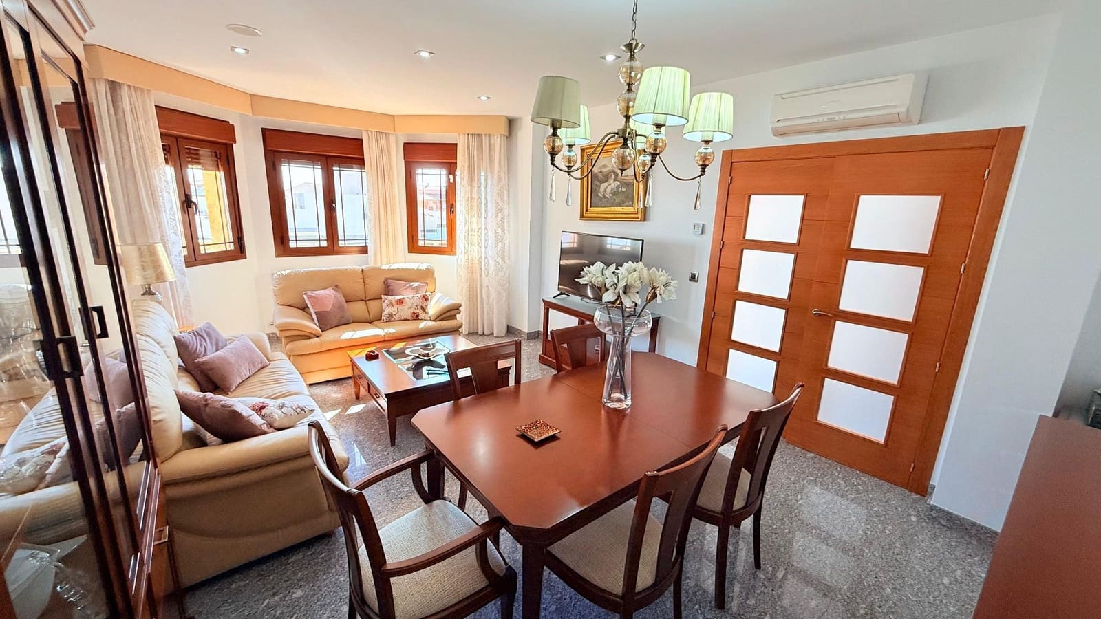 5 bedroom Villa for sale in Olula del Rio with garage - € 299,990 (Ref: 9719674)