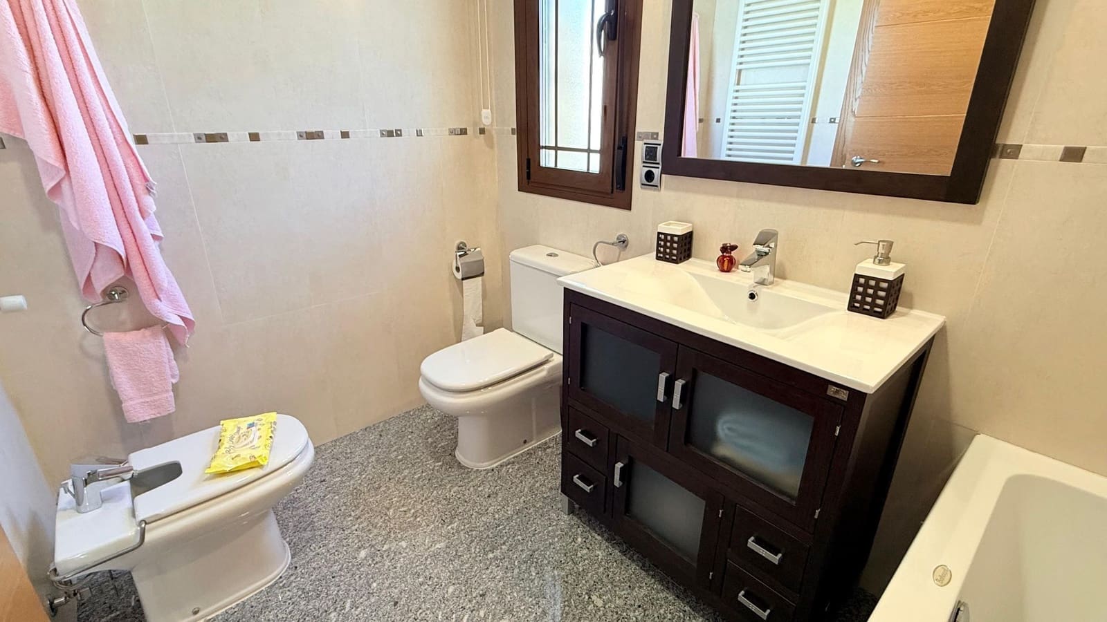 5 bedroom Villa for sale in Olula del Rio with garage - € 299,990 (Ref: 9719674)