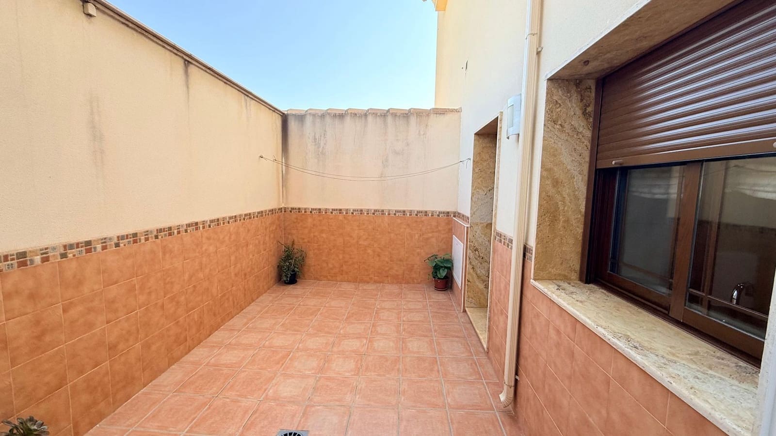 5 bedroom Villa for sale in Olula del Rio with garage - € 299,990 (Ref: 9719674)