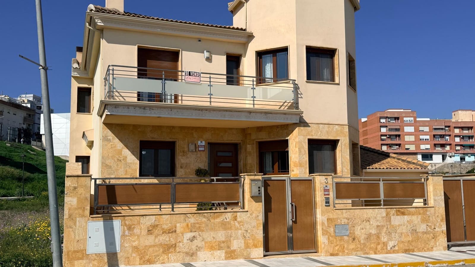 5 bedroom Villa for sale in Olula del Rio with garage - € 299,990 (Ref: 9719674)