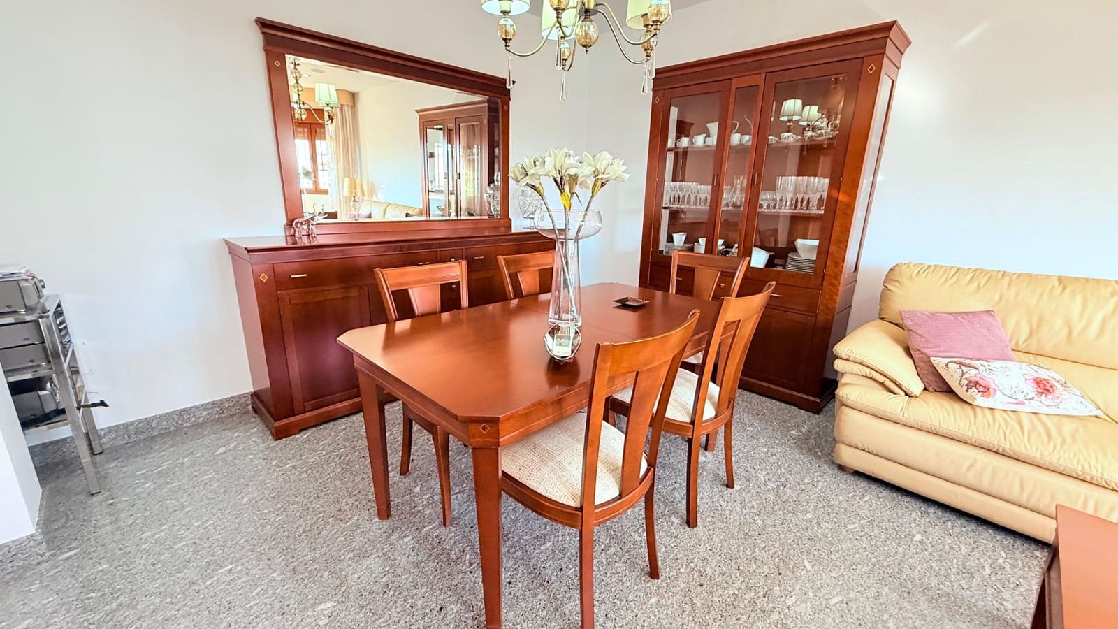 5 bedroom Villa for sale in Olula del Rio with garage - € 299,990 (Ref: 9719674)