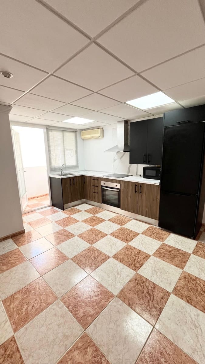 3 bedroom Flat for rent in Albox - € 500 (Ref: 9721374)