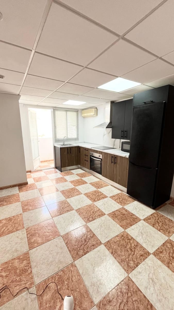 3 bedroom Flat for rent in Albox - € 500 (Ref: 9721374)