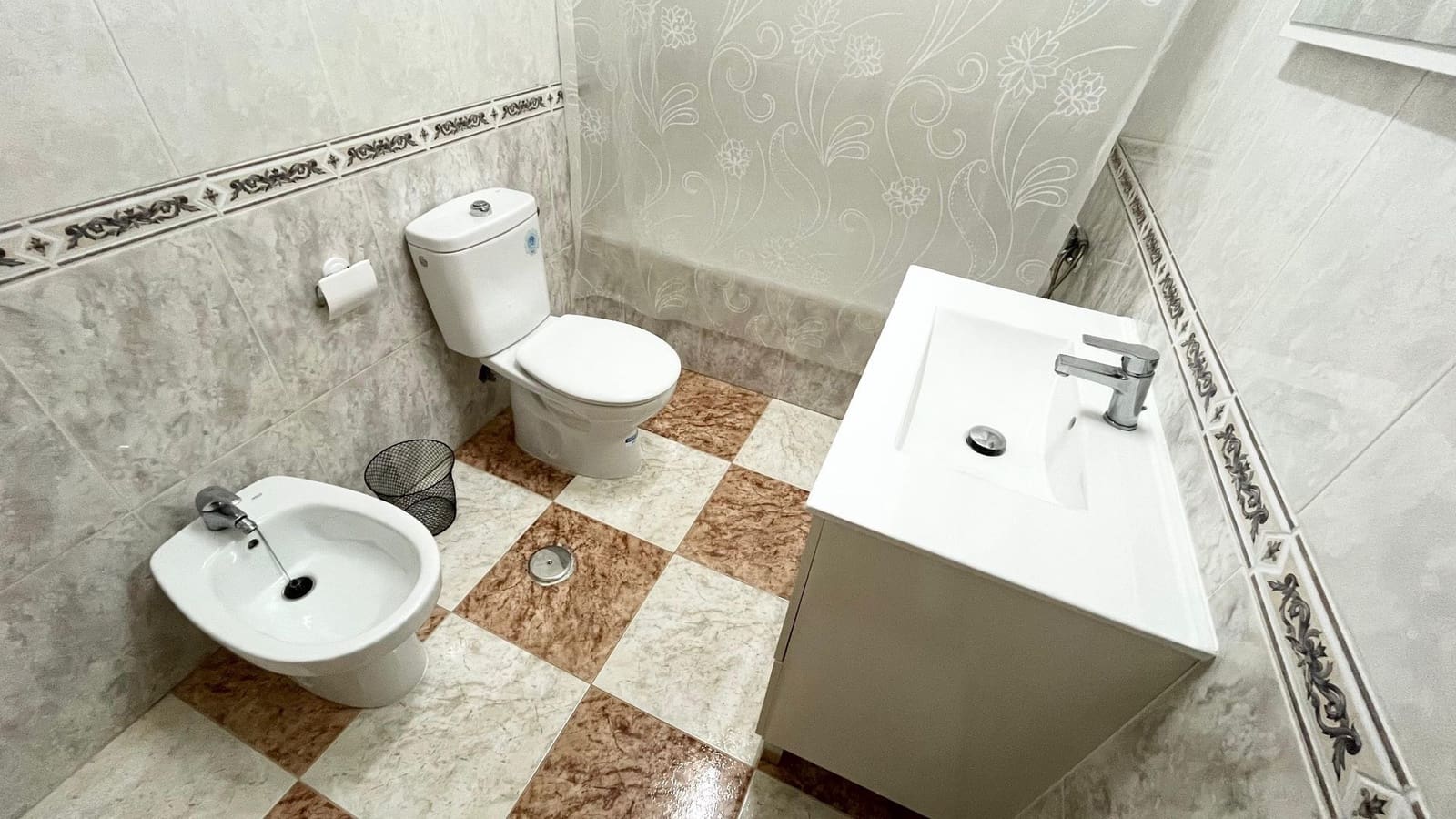 3 bedroom Flat for rent in Albox - € 500 (Ref: 9721374)