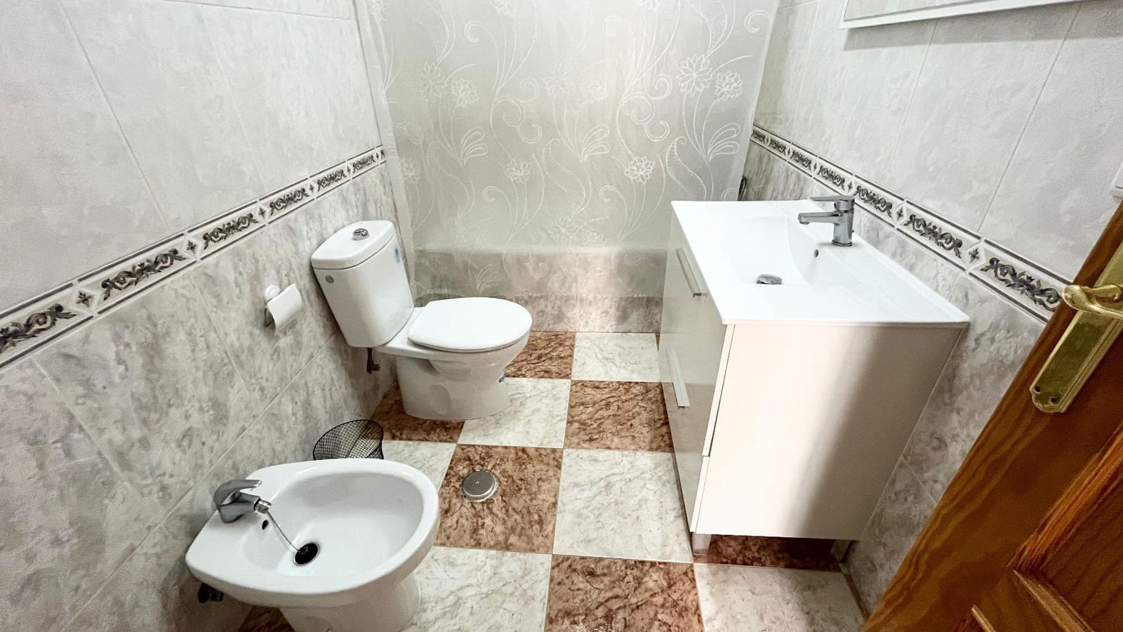 3 bedroom Flat for rent in Albox - € 500 (Ref: 9721374)