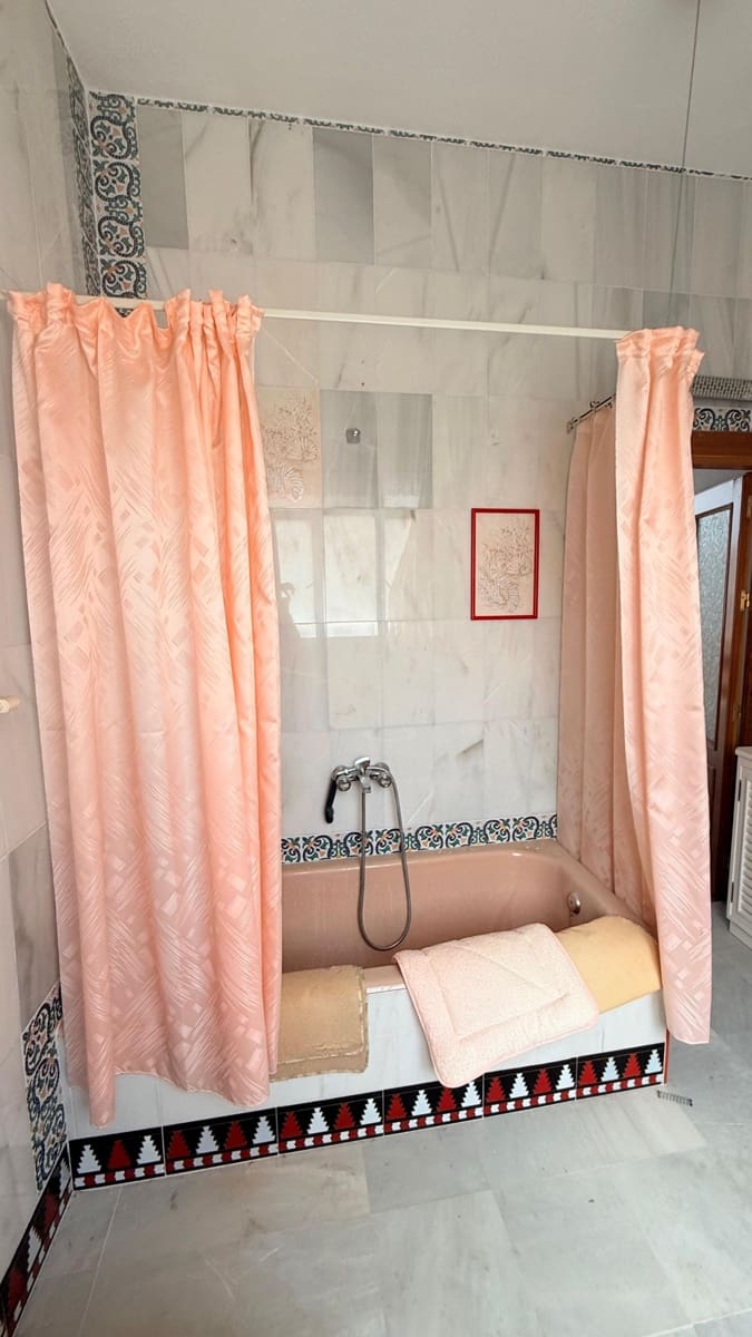 6 bedroom Townhouse for sale in Macael - € 79,900 (Ref: 9770325)