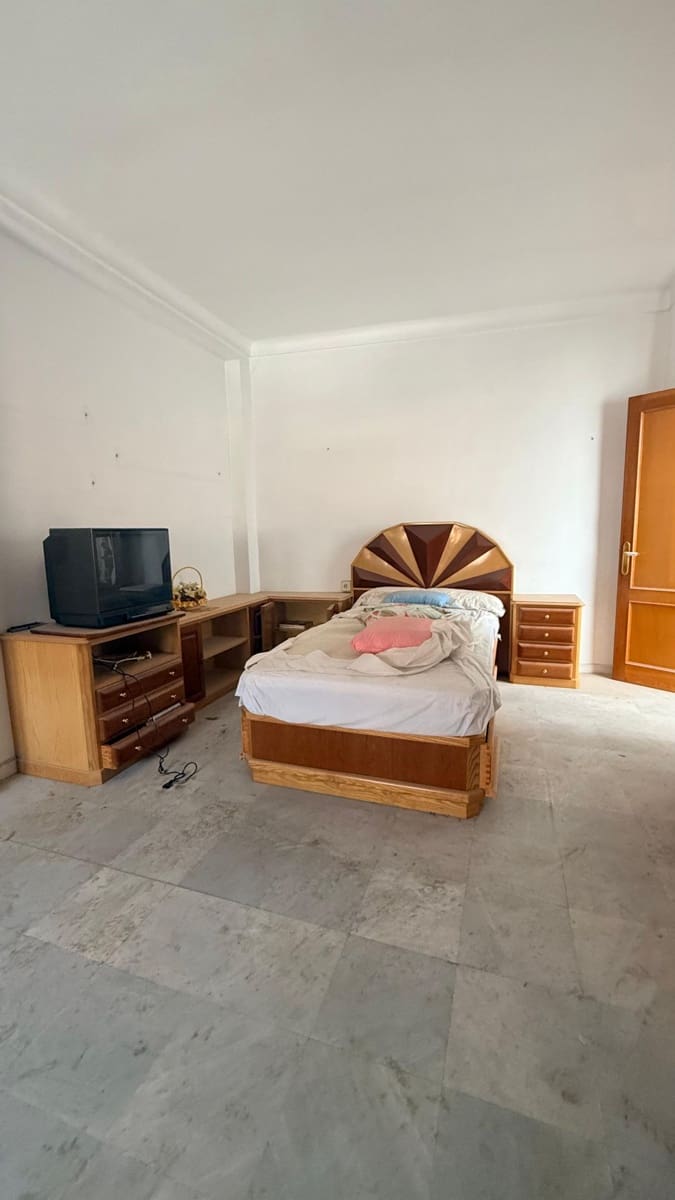 6 bedroom Townhouse for sale in Macael - € 79,900 (Ref: 9770325)