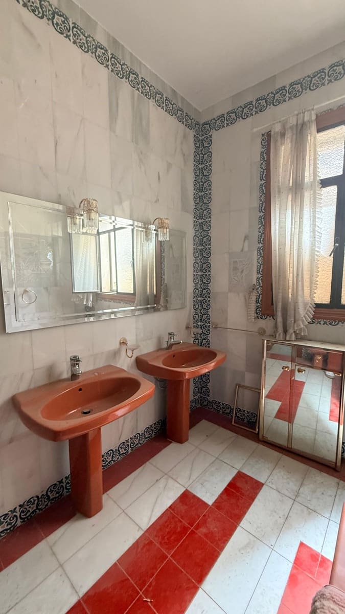 6 bedroom Townhouse for sale in Macael - € 79,900 (Ref: 9770325)