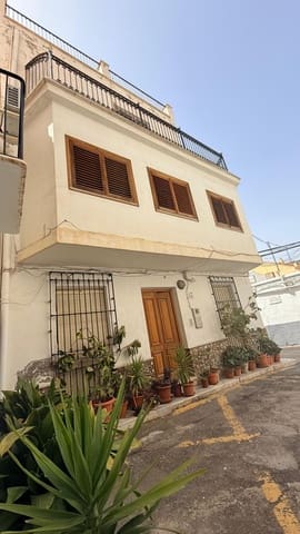 6 soveværelse Byhus til salg i Macael - € 79.900 (Ref: 9770325)