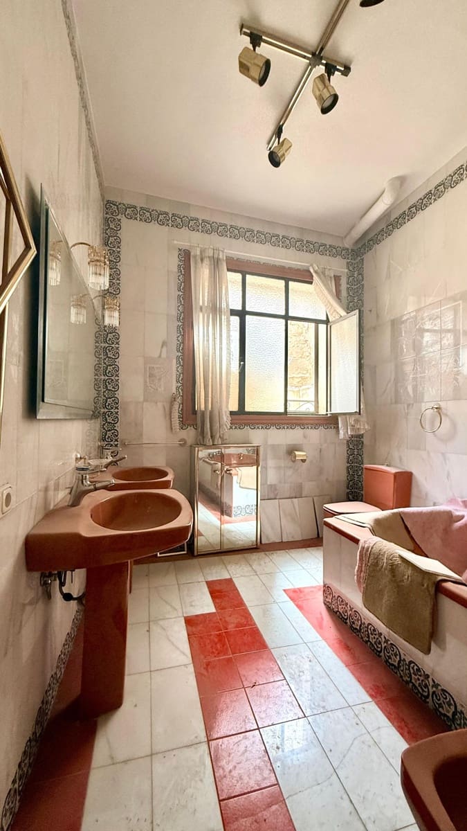 6 bedroom Townhouse for sale in Macael - € 79,900 (Ref: 9770325)