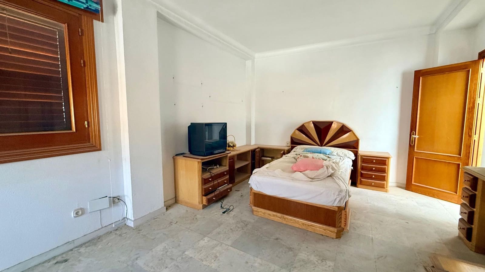 6 bedroom Townhouse for sale in Macael - € 79,900 (Ref: 9770325)