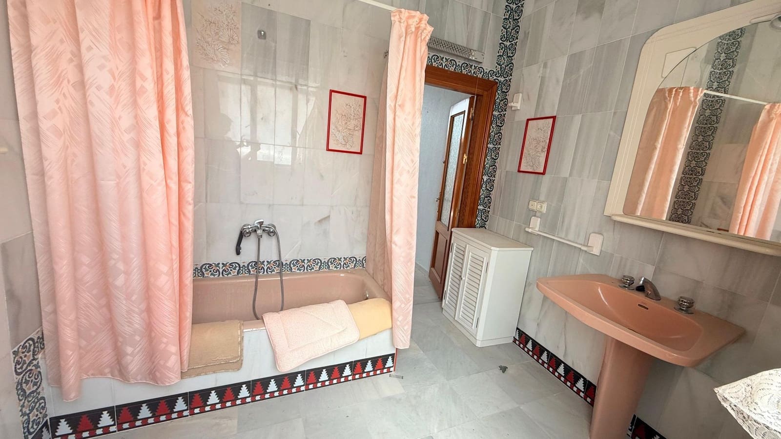 6 bedroom Townhouse for sale in Macael - € 79,900 (Ref: 9770325)