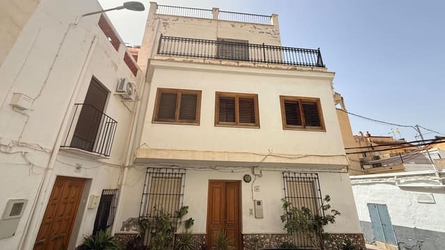 6 soveværelse Byhus til salg i Macael - € 79.900 (Ref: 9770325)