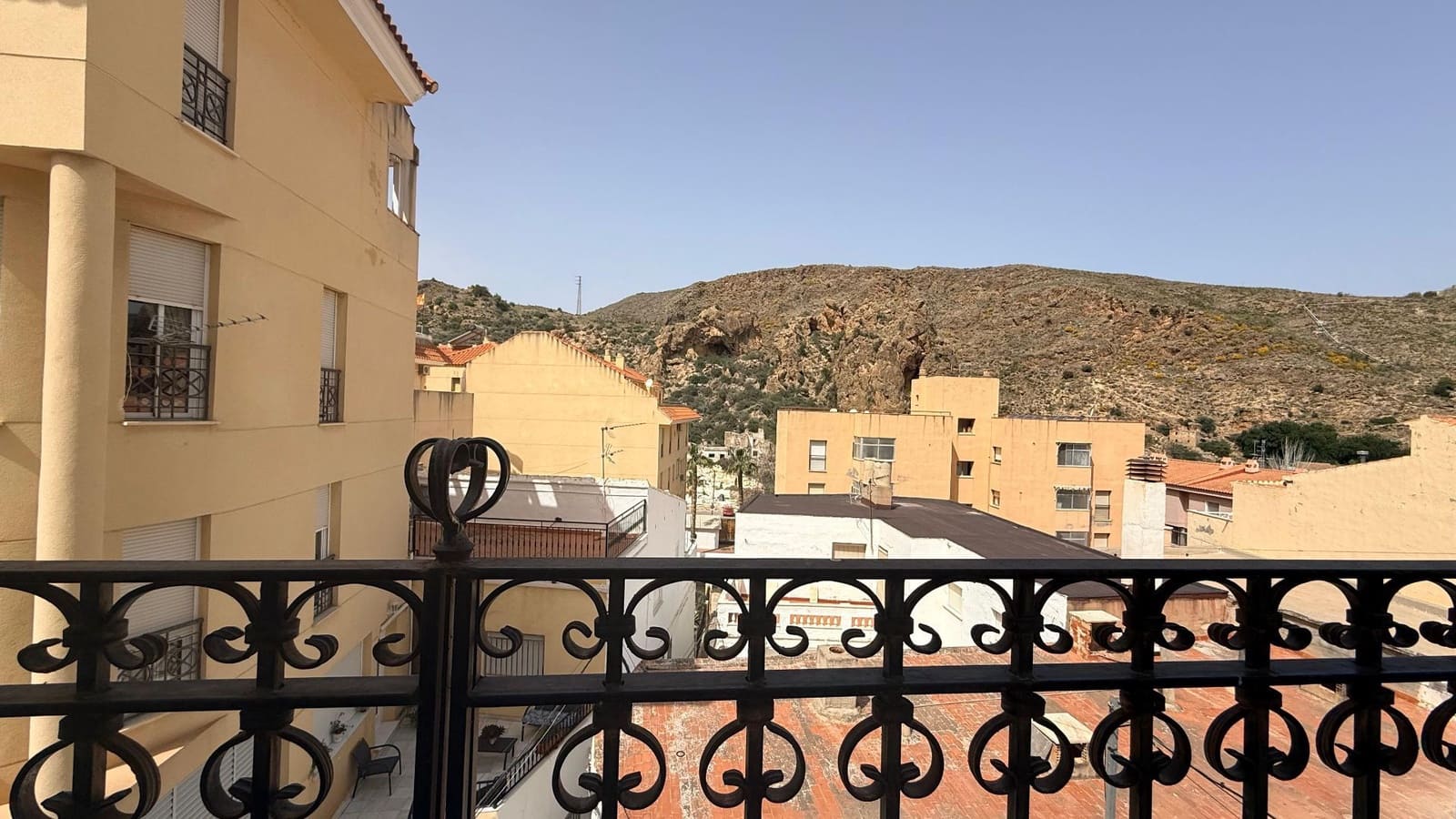 6 bedroom Townhouse for sale in Macael - € 79,900 (Ref: 9770325)