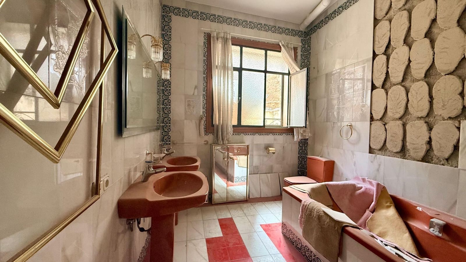 6 bedroom Townhouse for sale in Macael - € 79,900 (Ref: 9770325)