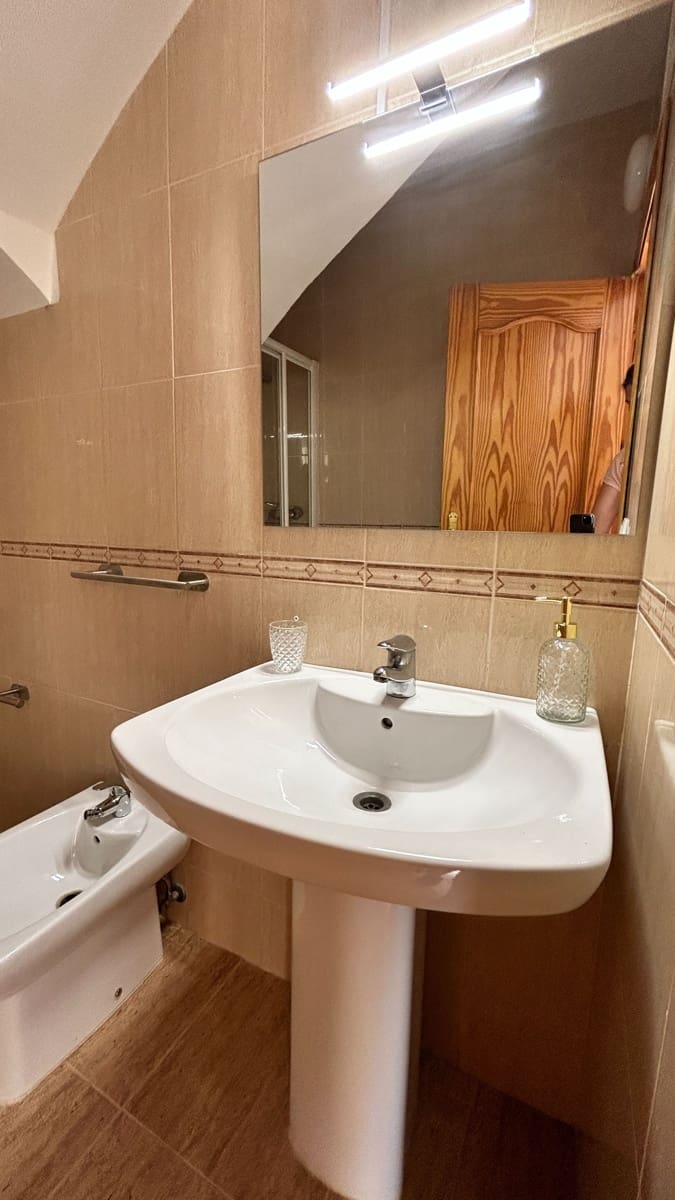 4 soveværelse Byhus til leje i La Alfoquia med garage - € 700 (Ref: 9772752)