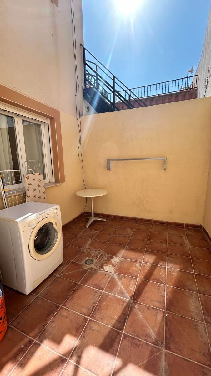 4 soveværelse Byhus til leje i La Alfoquia med garage - € 700 (Ref: 9772752)