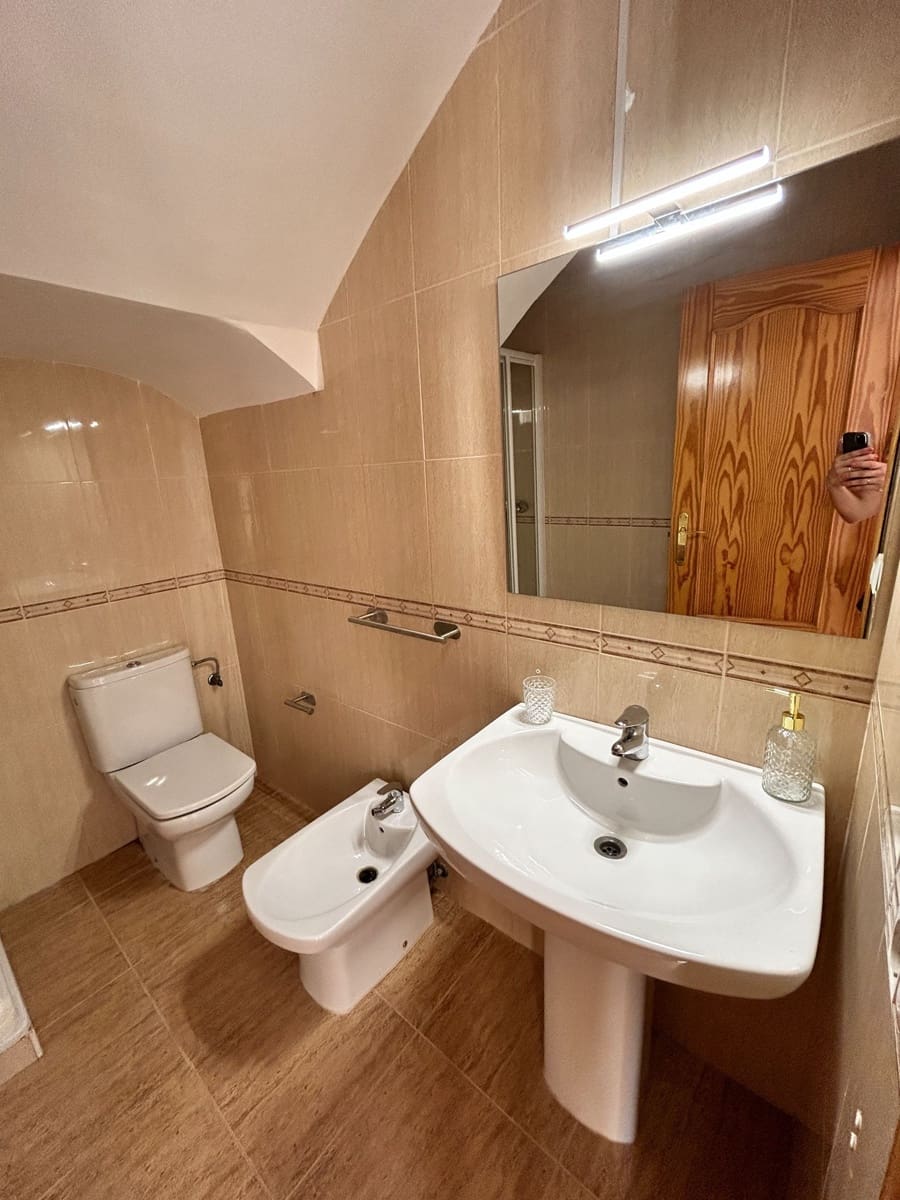 4 soveværelse Byhus til leje i La Alfoquia med garage - € 700 (Ref: 9772752)