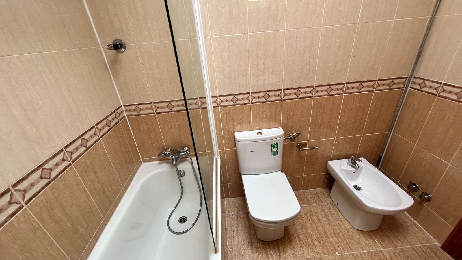 4 soveværelse Byhus til leje i La Alfoquia med garage - € 700 (Ref: 9772752)