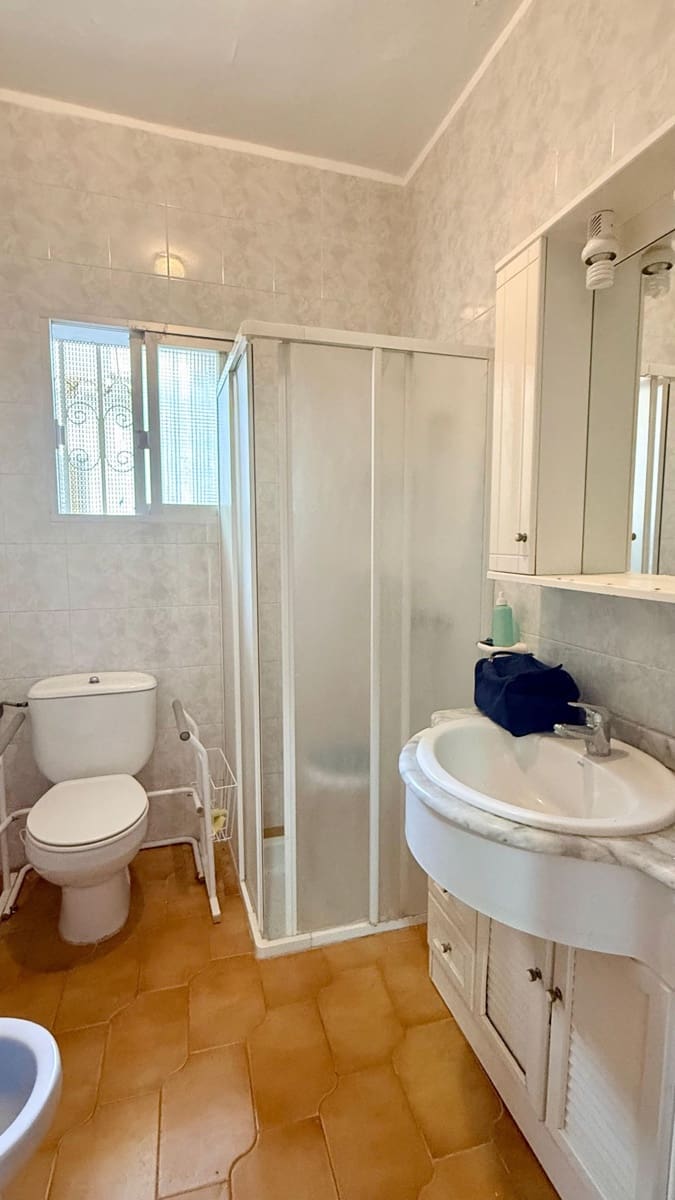 4 slaapkamer Villa te koop in Albox - € 120.000 (Ref: 9786777)