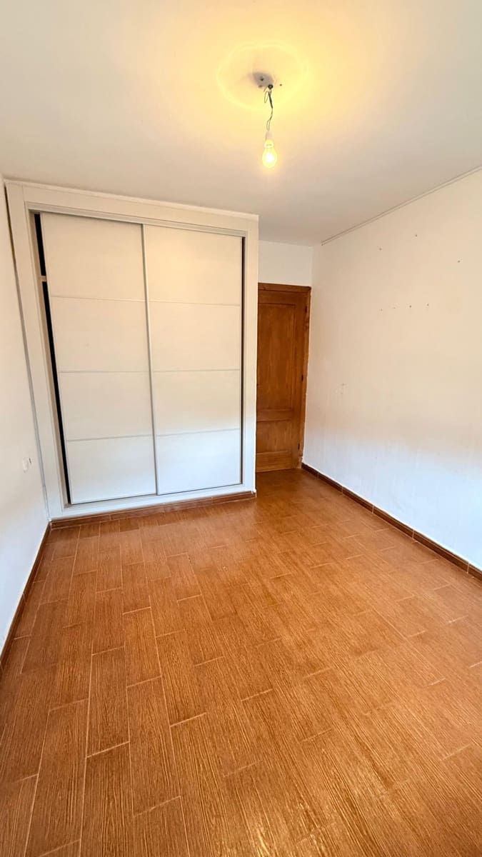 3 bedroom Flat for sale in Fines - € 59,900 (Ref: 9830771)