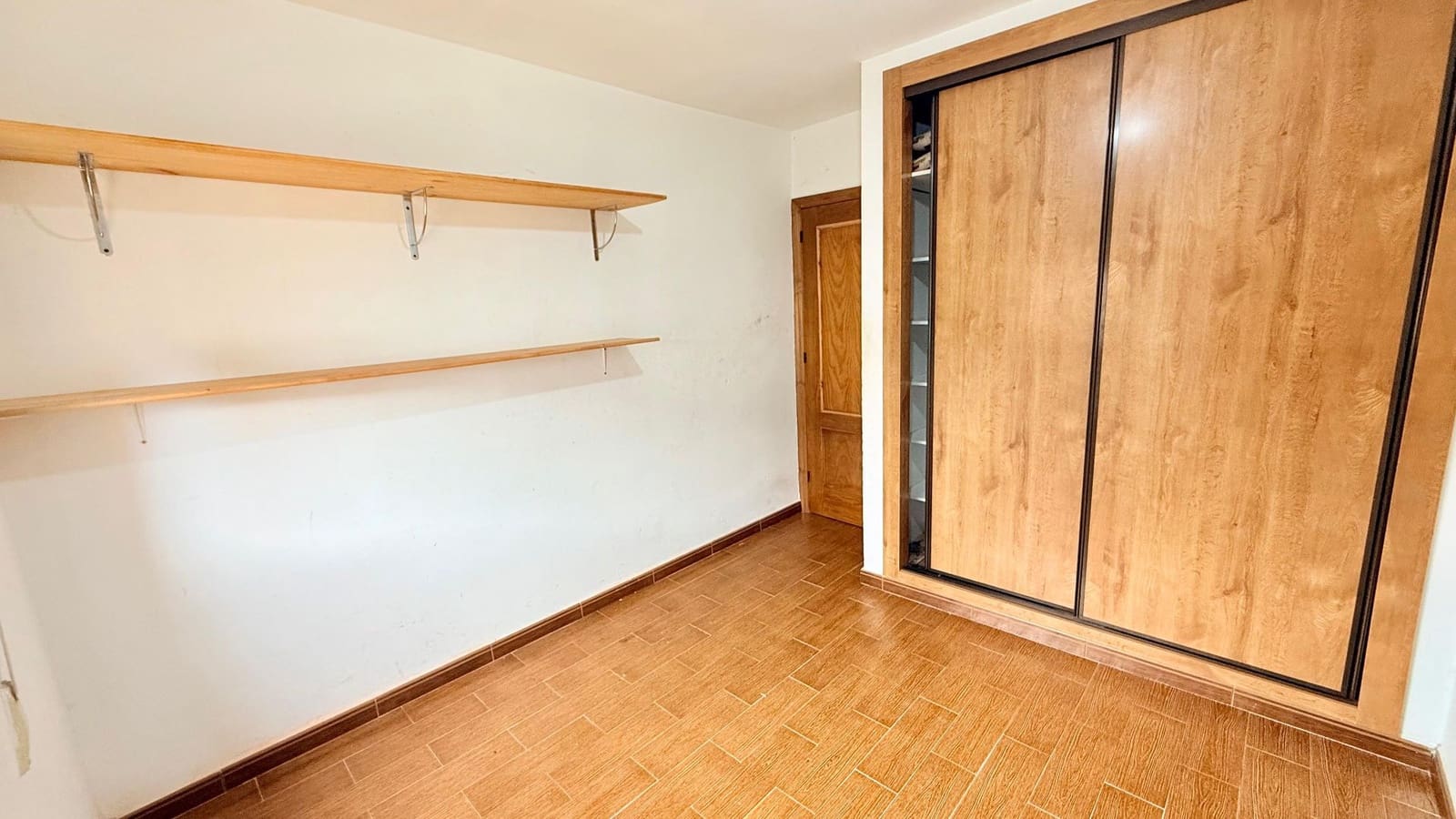3 bedroom Flat for sale in Fines - € 59,900 (Ref: 9830771)