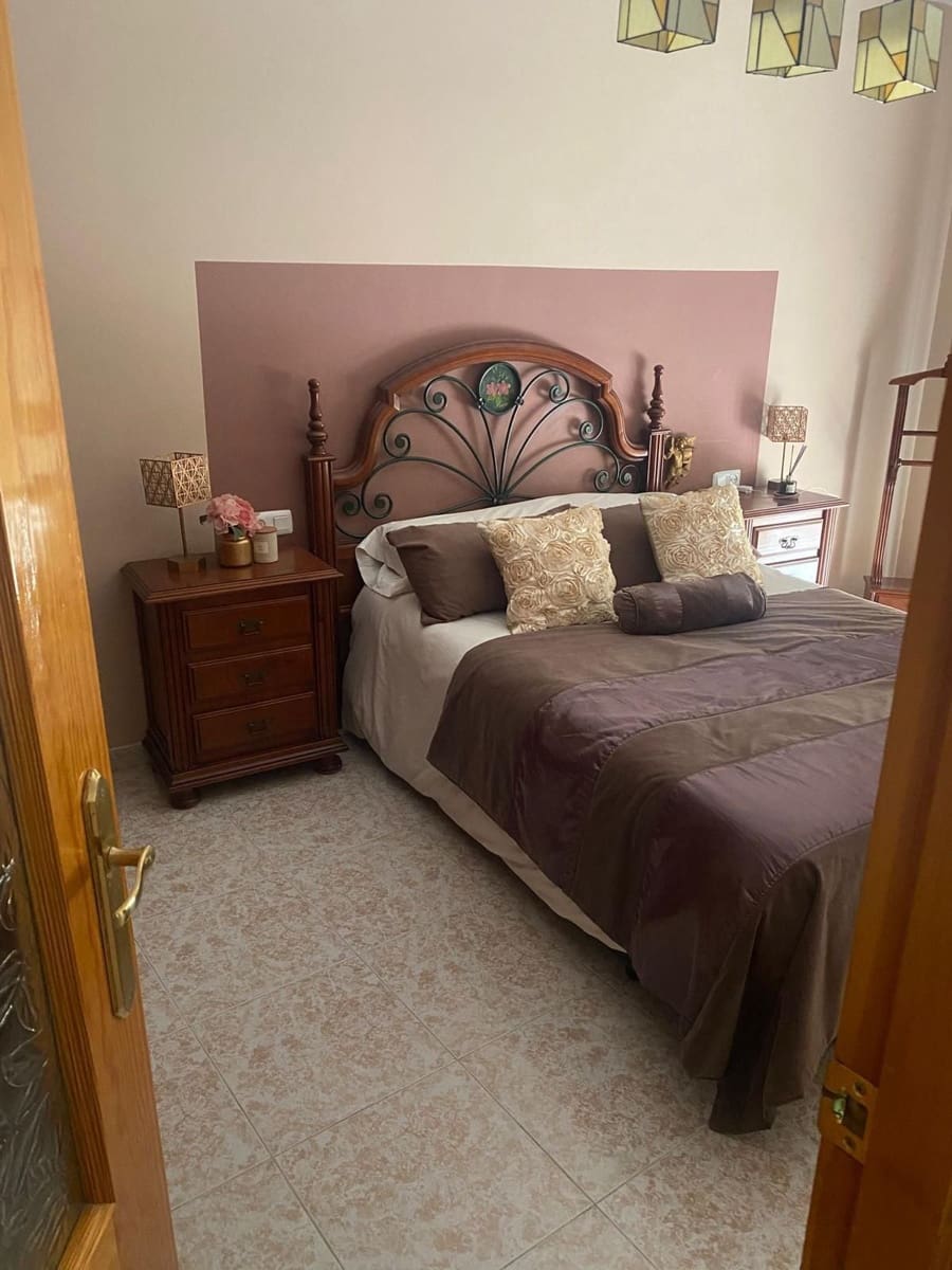 Piso de 3 habitaciones en Albox en alquiler con garaje - 550 € (Ref: 9851653)