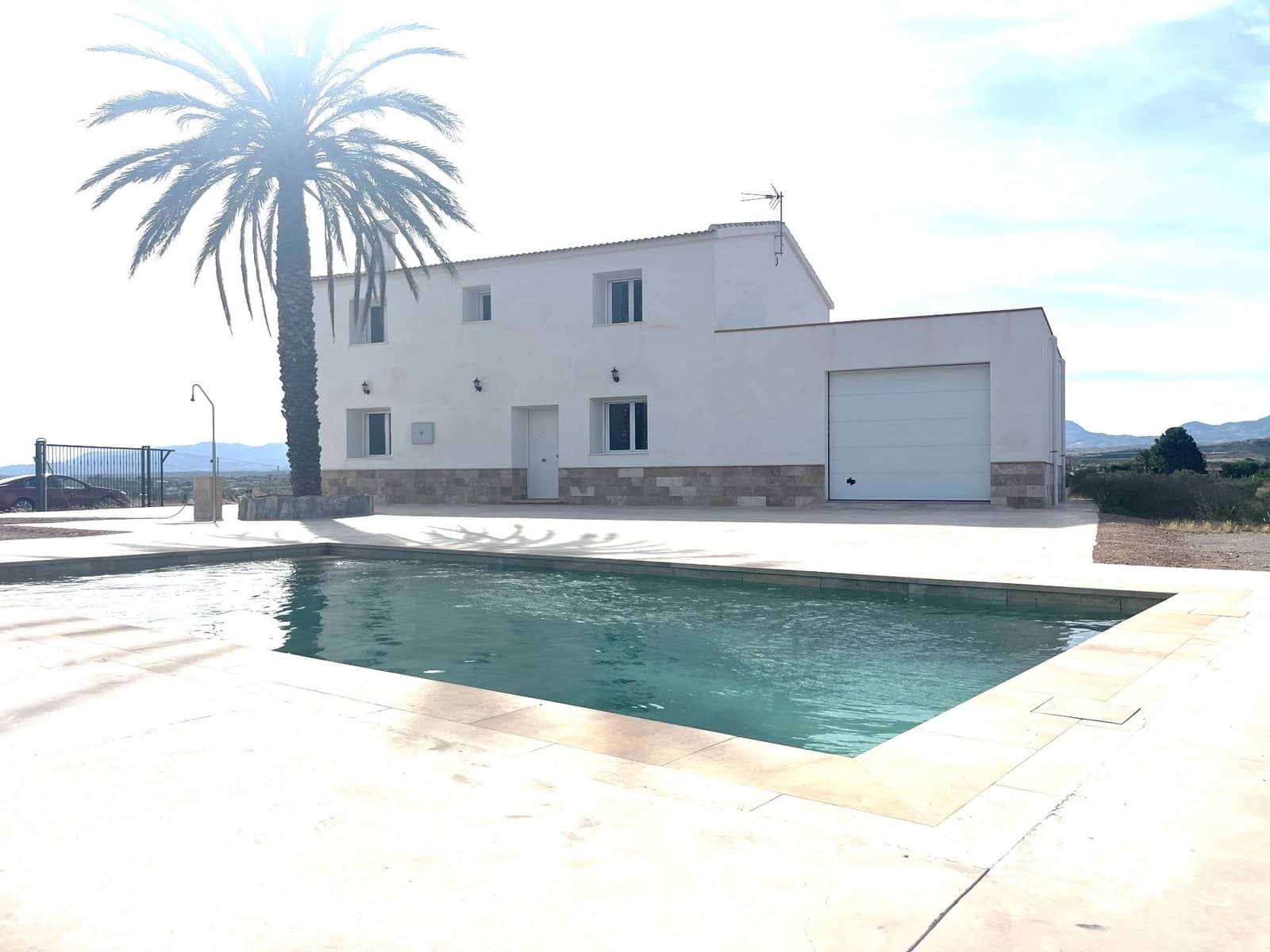 4 bedroom Villa for rent in La Aljambra with pool - € 1,200 (Ref: 9877983)