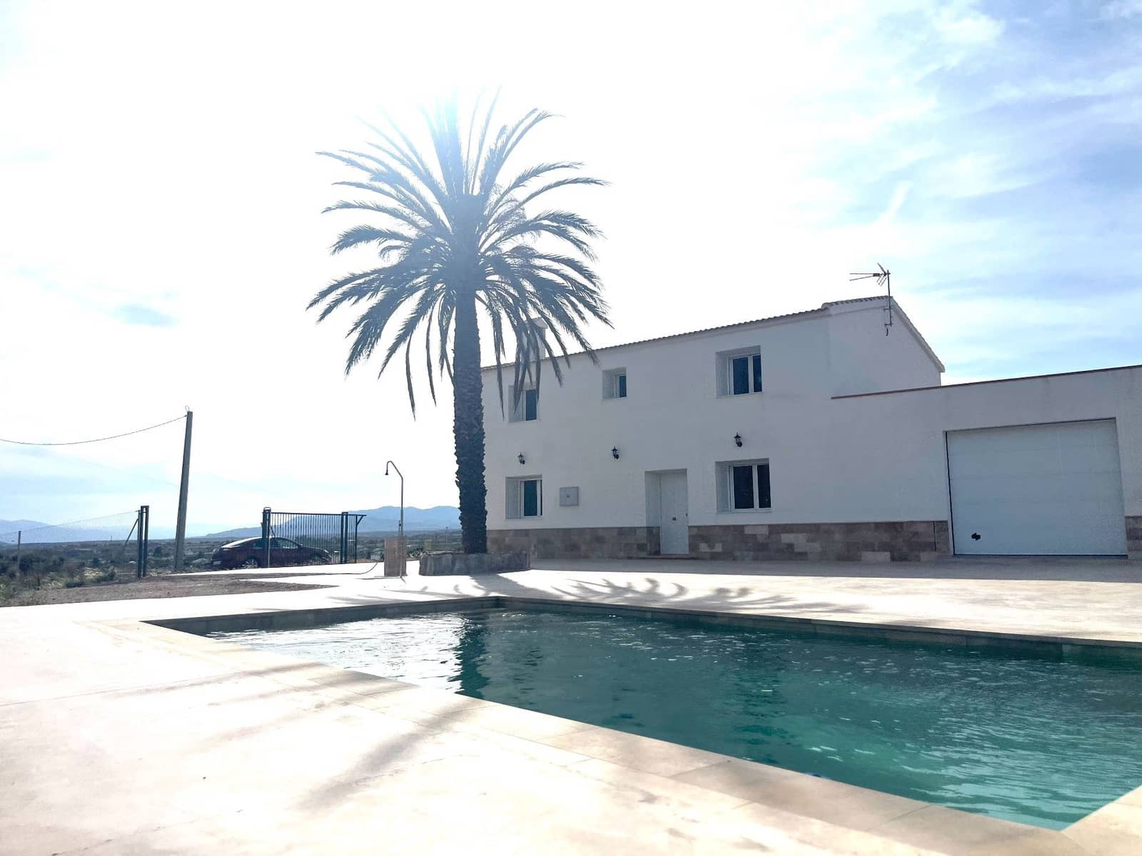 4 bedroom Villa for rent in La Aljambra with pool - € 1,200 (Ref: 9877983)