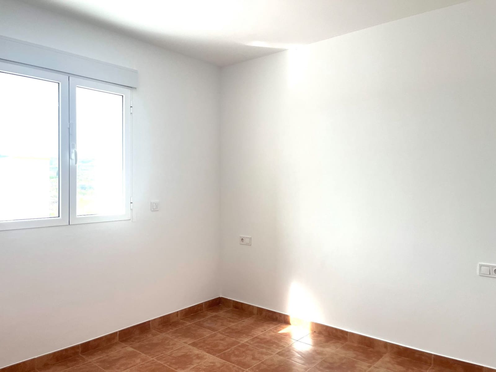 4 bedroom Villa for rent in La Aljambra with pool - € 1,200 (Ref: 9877983)