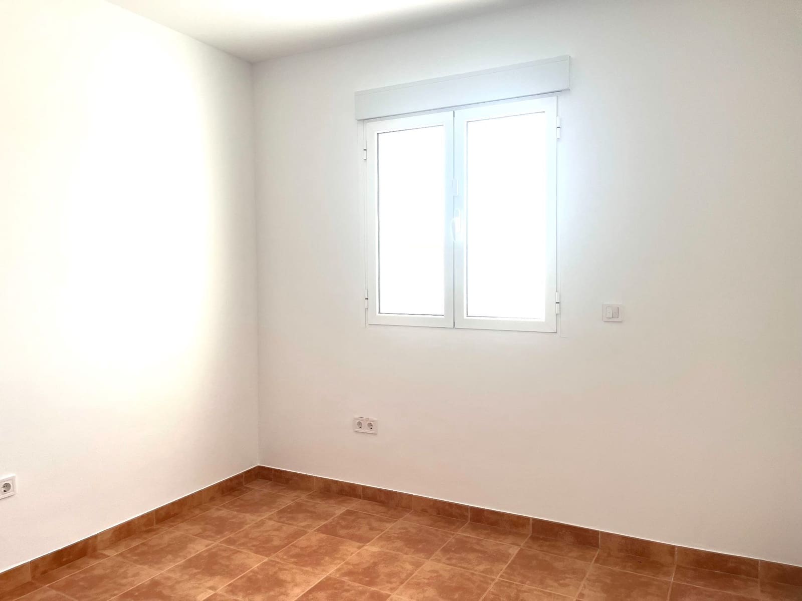4 bedroom Villa for rent in La Aljambra with pool - € 1,200 (Ref: 9877983)