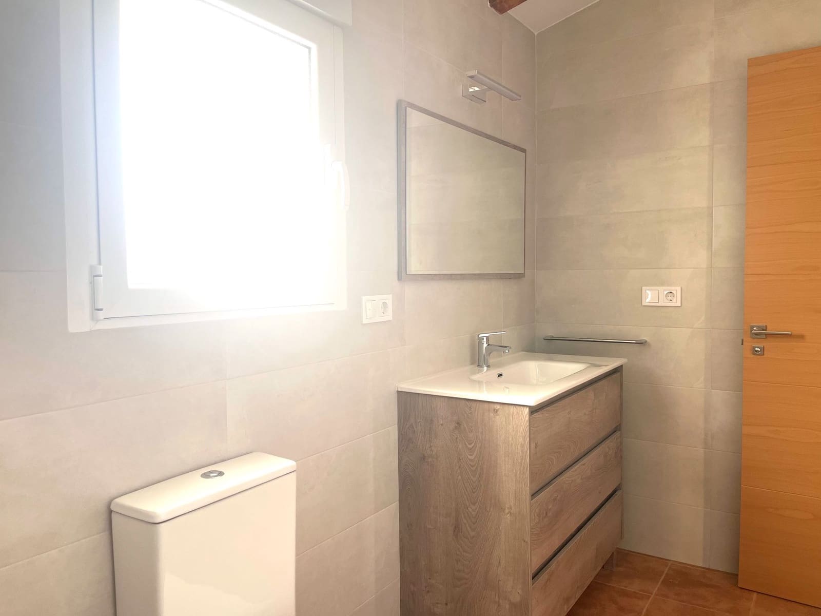 4 bedroom Villa for rent in La Aljambra with pool - € 1,200 (Ref: 9877983)