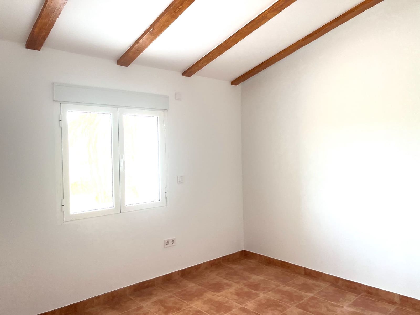 4 bedroom Villa for rent in La Aljambra with pool - € 1,200 (Ref: 9877983)
