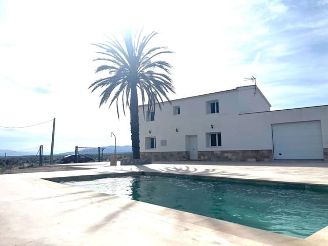 4 bedroom Villa for rent in Albox with pool - € 1,200 (Ref: 9877983)