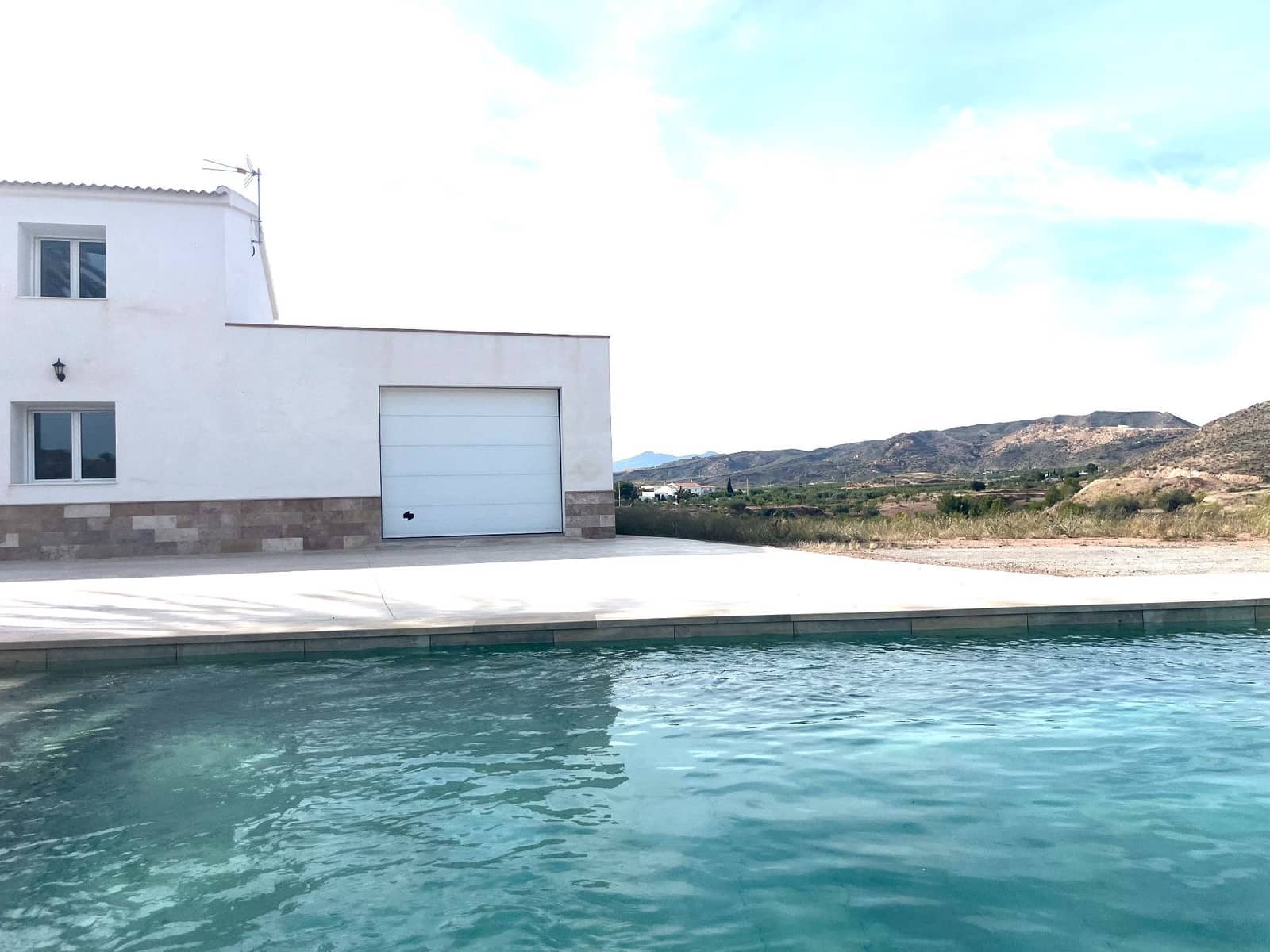 4 bedroom Villa for rent in La Aljambra with pool - € 1,200 (Ref: 9877983)
