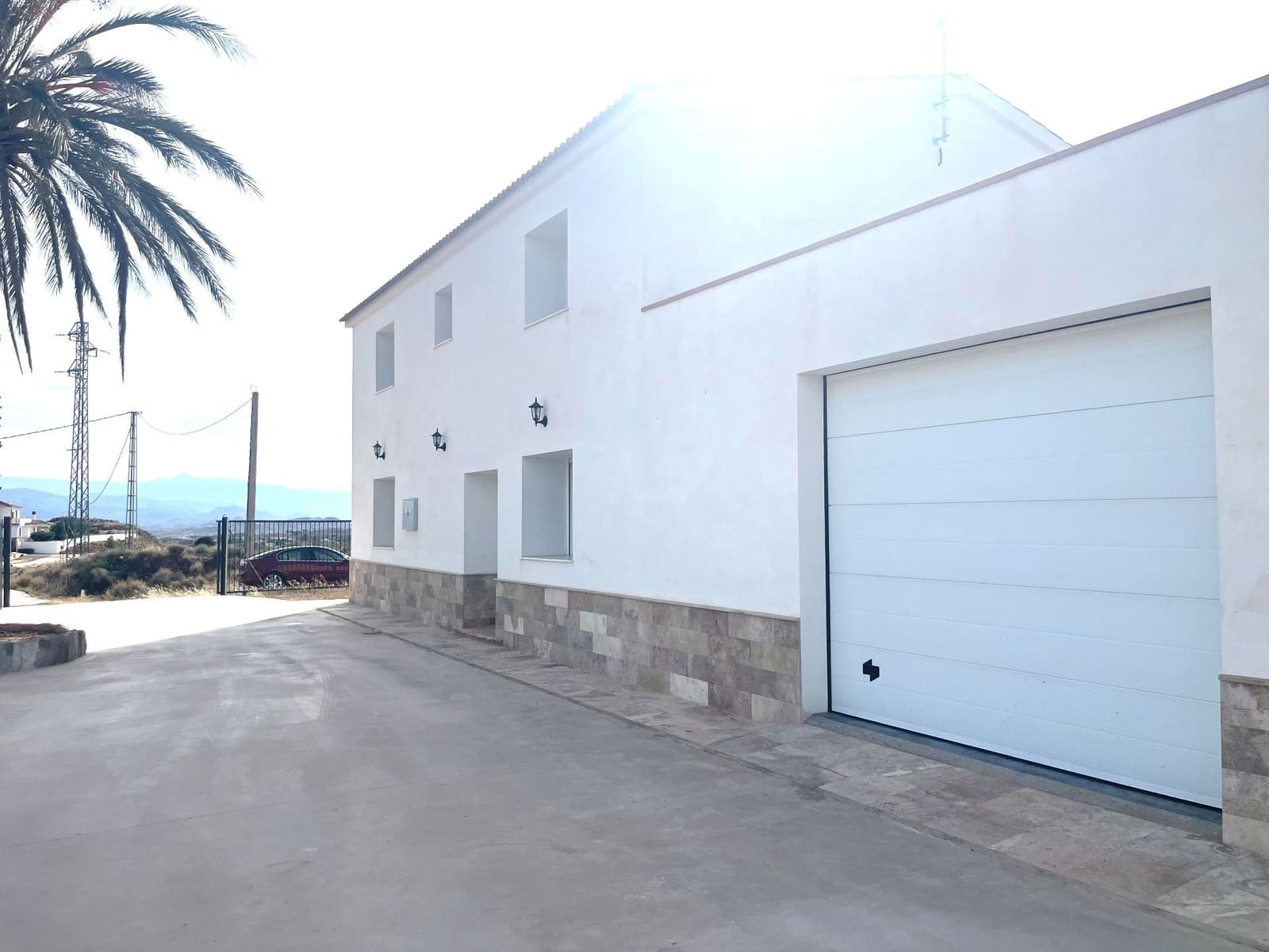 4 bedroom Villa for rent in La Aljambra with pool - € 1,200 (Ref: 9877983)