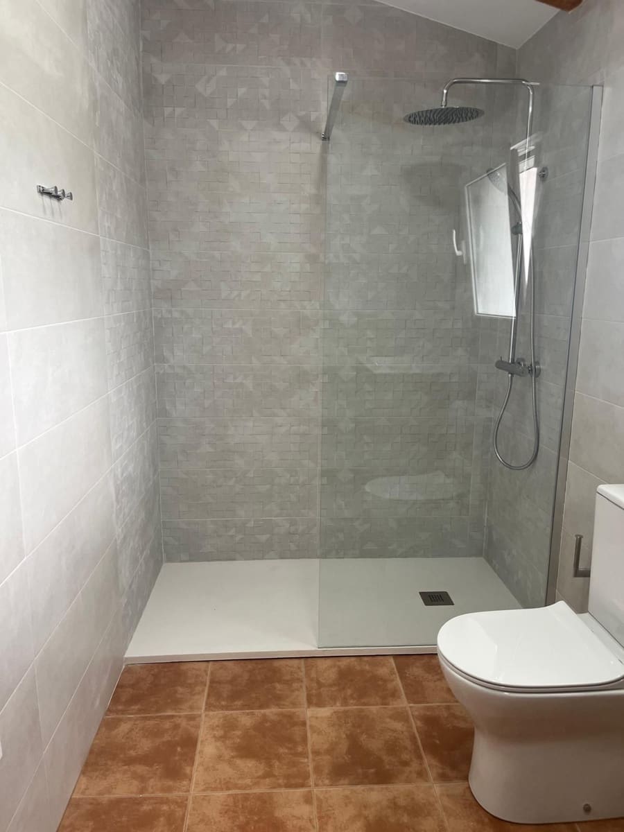 4 bedroom Villa for rent in La Aljambra with pool - € 1,200 (Ref: 9877983)