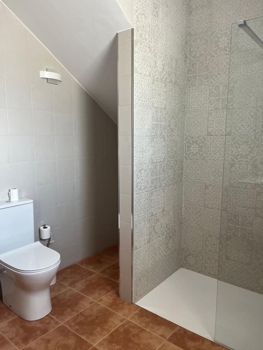 4 bedroom Villa for rent in La Aljambra with pool - € 1,200 (Ref: 9877983)