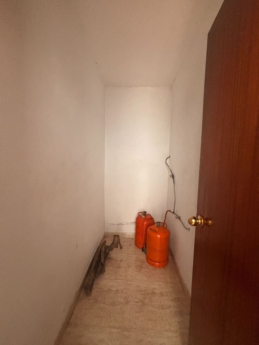 3 slaapkamer Flat te huur in Taberno - € 500 (Ref: 9893770)