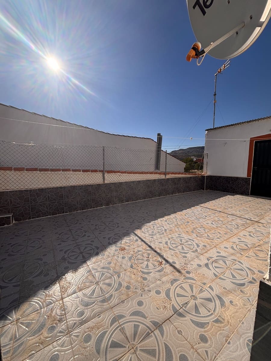 3 slaapkamer Flat te huur in Taberno - € 500 (Ref: 9893770)