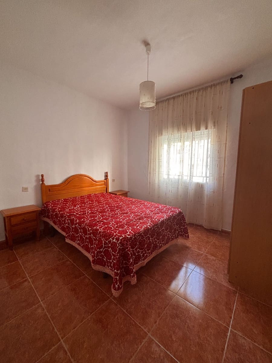 Piso de 3 habitaciones en Taberno en alquiler - 450 € (Ref: 9893771)