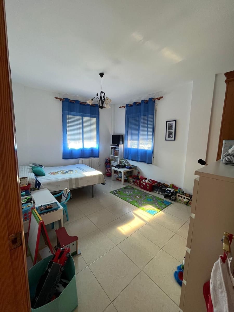3 slaapkamer Flat te huur in Albox - € 550 (Ref: 9899013)
