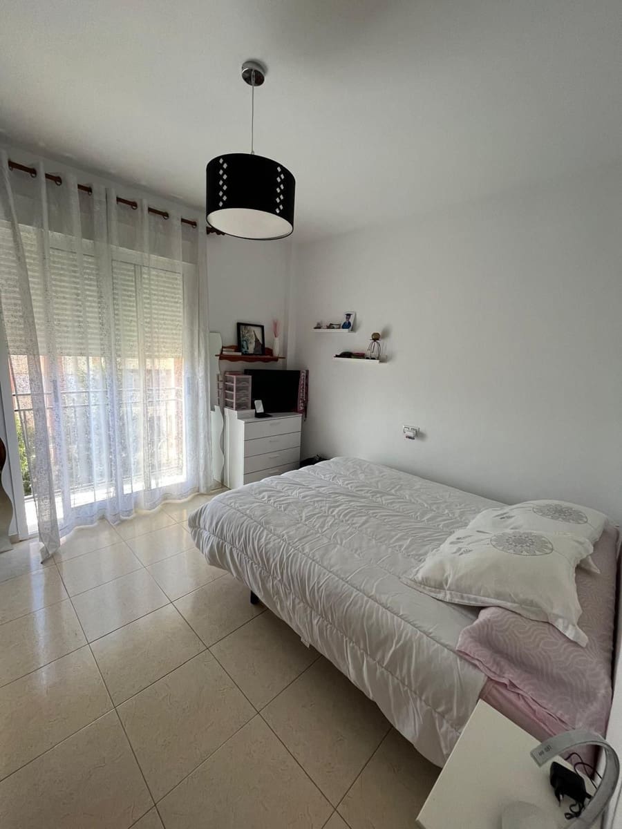 3 slaapkamer Flat te huur in Albox - € 550 (Ref: 9899013)