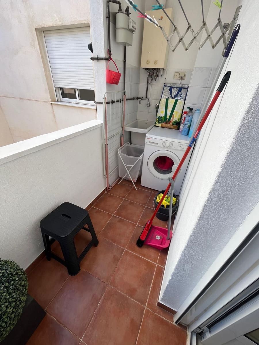 3 slaapkamer Flat te huur in Albox - € 550 (Ref: 9899013)