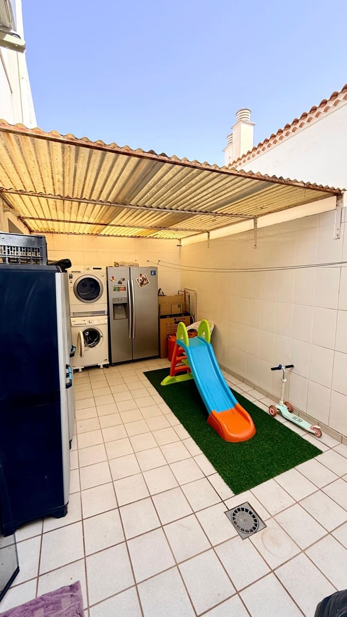 Casa de 4 habitaciones en Albox en venta - 179.900 € (Ref: 9990275)