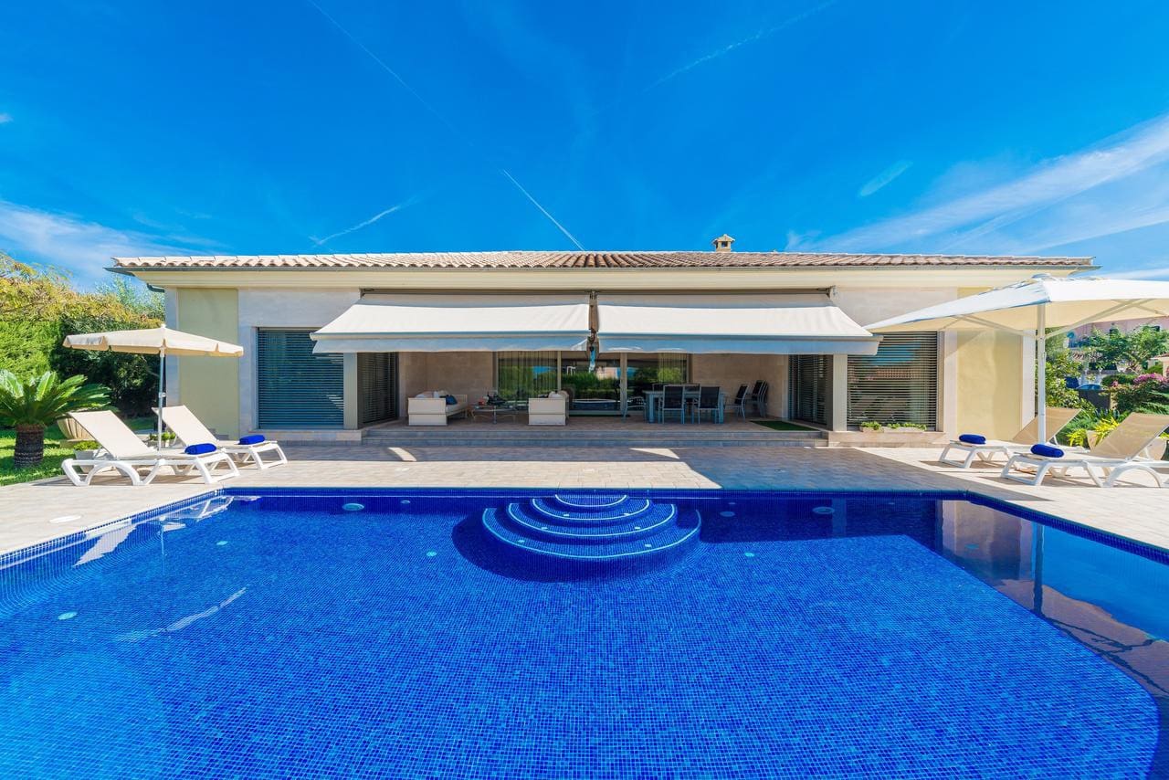 4 soveværelse Villa til salg i Marratxi med swimmingpool garage - € 3.350.000 (Ref: 4744871)