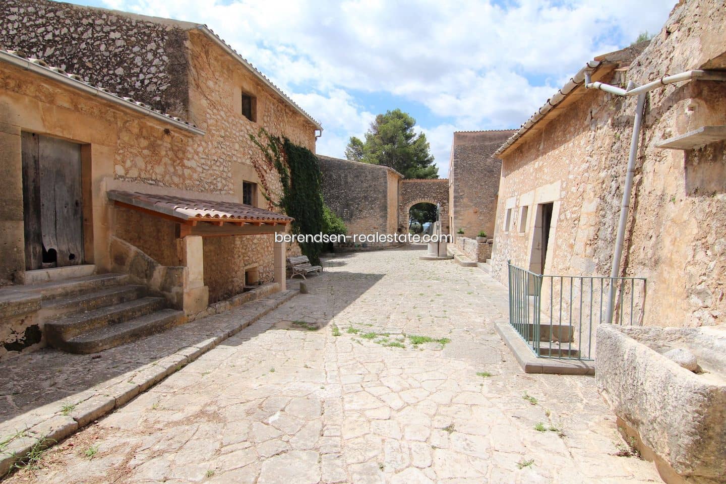 10 soveværelse Villa til salg i Binissalem med swimmingpool garage - € 4.500.000 (Ref: 4744972)