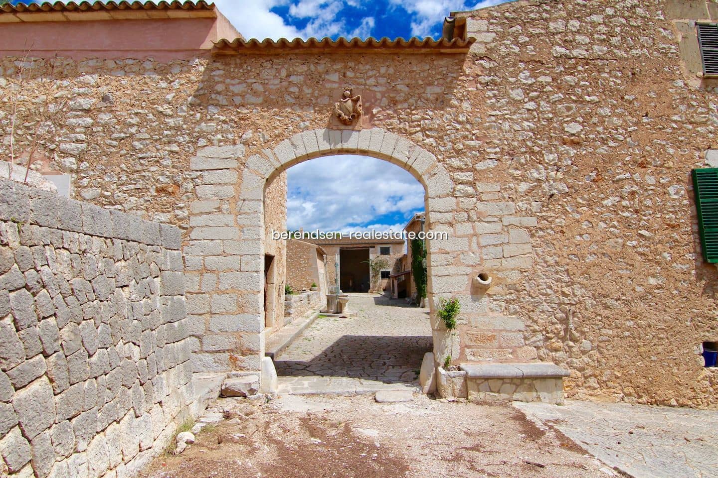 10 soveværelse Villa til salg i Binissalem med swimmingpool garage - € 4.500.000 (Ref: 4744972)