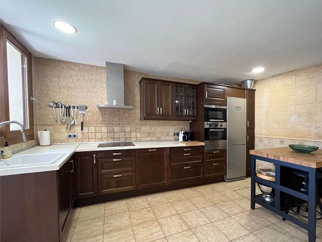 4 bedroom Villa for sale in Sencelles with pool - € 855,000 (Ref: 7630245)