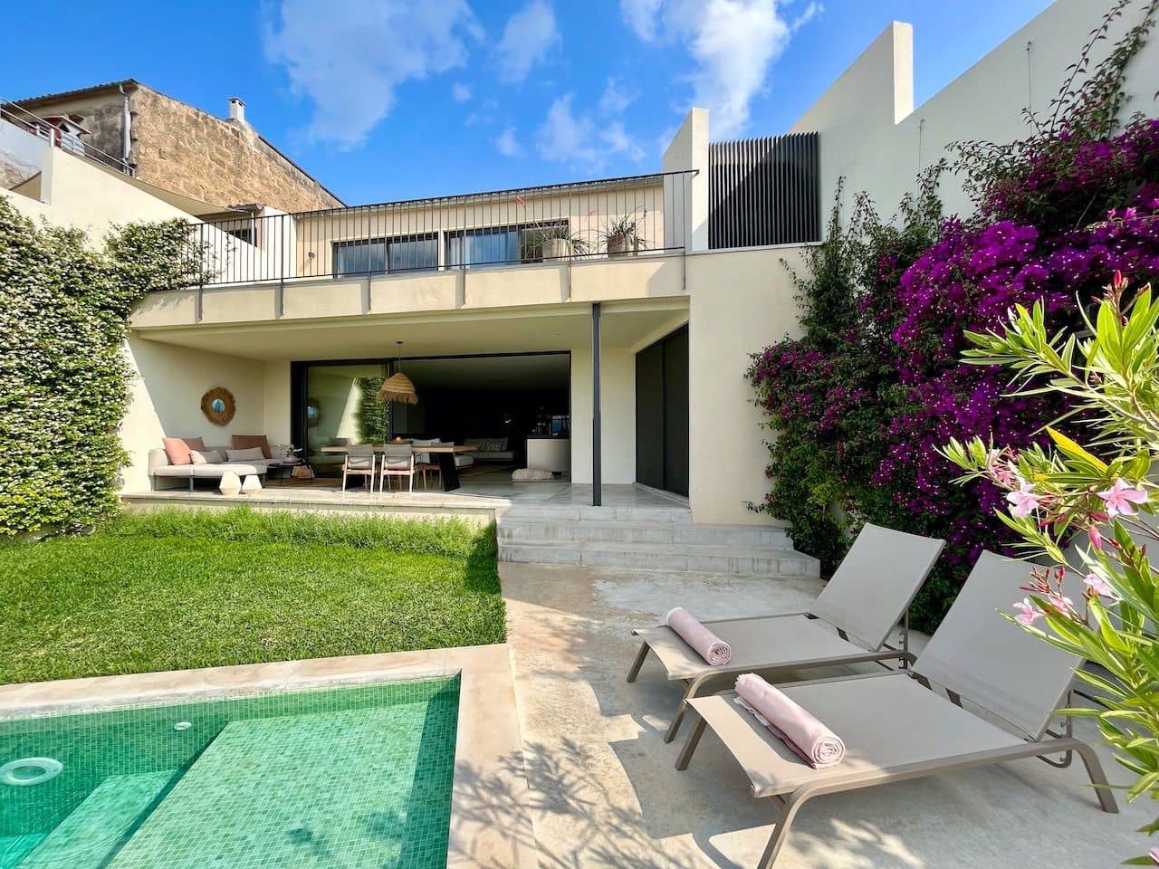 3 soveværelse Villa til salg i Llubi med swimmingpool - € 1.450.000 (Ref: 7630260)